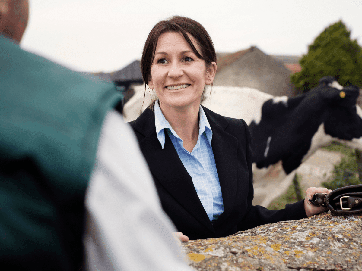 Local Insights: Meeting Ireland's People on a Self-Drive Tour